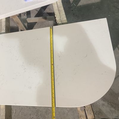 Stain Resistant Calacatta Dorada Quartz Stone Countertop For Kitchen Cabinet