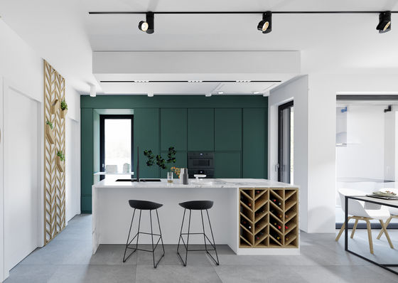 MC World European Style Custom Wooden Kitchen Cabinets With Soft-Close Doors