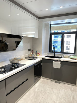High Quality Wooden MDF Lacquer Finished Kitchen Furniture Cabinets For Villa