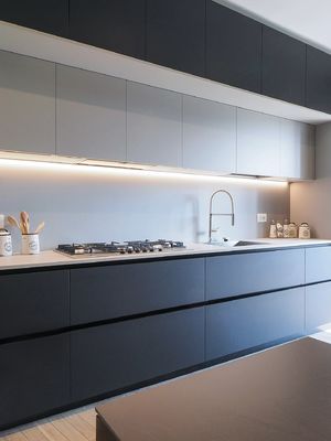 Flat Kitchen Cabinets Wall Mount Design Classic MDF PVC For Commercial projects