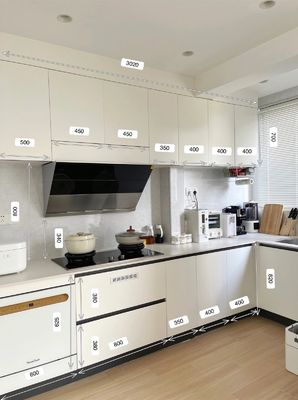 Simple Modern High Gross Lacquer Kitchen Cabinet With Marble Countertop