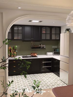 Customized MDF Laminate Wholesale Grey Lacquer Storage Pantry Kitchen Cabinets