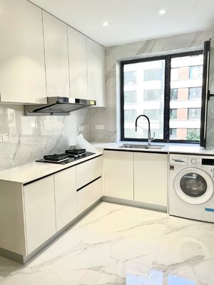 Custom American Oak  White Paint Kitchen Cabinet For Apartment