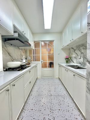 China Modern Simple Houses Furniture Design Custom Cupboard Kitchen Cabinets