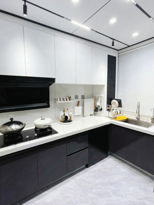 Customized Modern High Gloss Lacquer Finish Wooden Kitchen Cabinet