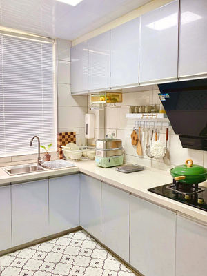 Customized Modern High Gloss Lacquer Finish Wooden Kitchen Cabinet