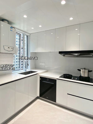Customized Modern High Gloss Lacquer Finish Wooden Kitchen Cabinet