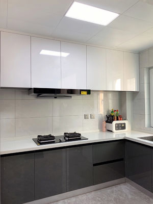 Residence Wholesaler Wooden Kitchen Furniture Modern Kitchen Cabinet Design