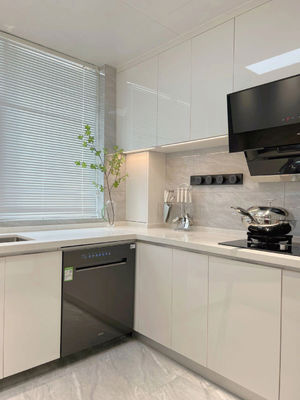 Residence Wholesaler Wooden Kitchen Furniture Modern Kitchen Cabinet Design