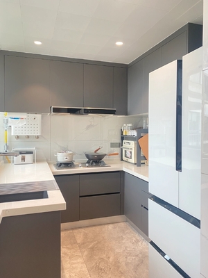 Kitchen Pantry Cupboard Lacquer MDF Kitchen Cabinet With Drawer Slide