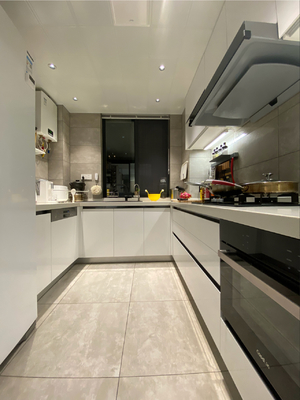HPL Laminated Finished Wooden Kitchen Cabinetry For Dining Room Decoration