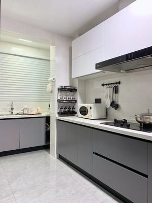 Modern Style Kitchen Cabinet Melamine Finished Wood Grain Design Cupboard