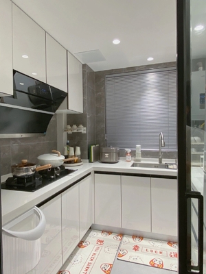 Laminate PVC Finish Customized Modern Design Kitchen Cabinets For Home
