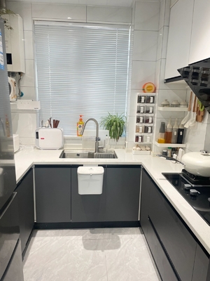 Laminate PVC Finish Customized Modern Design Kitchen Cabinets For Home