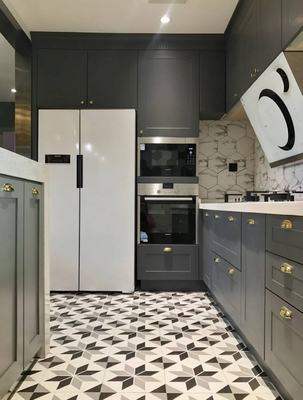 Economic Style Flat Panel Laminate Small Kitchen Cabinets for Villa
