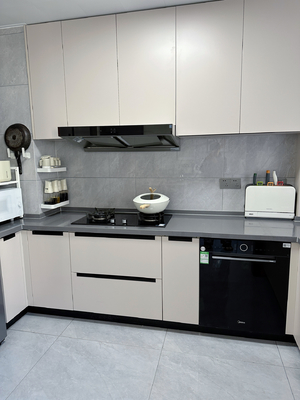 Modern Kitchen Cupboard Melamine Kitchen White Lacquer Chinese Furniture