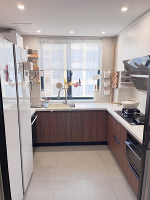 Oak Woodgrain Finish Waterproof Particle Board Kitchen Cabinet For Villa