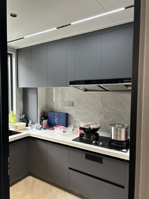 Customizable Factory Price Custom Classic Style Kitchen Cabinet Furniture