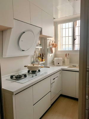 Custom Make High Gloss Lacquer with Free Handles Modern Kitchen Cabinet