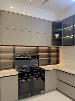 Modern Handleless MDF Kitchen Cabinet Push-To-Open Design