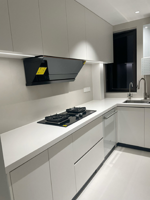 Modern Kitchen Cabinet with Heat-Resistant Finish for Villas