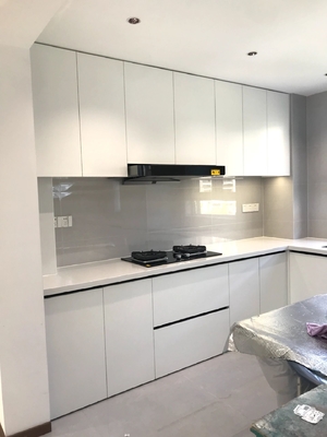 Modern Kitchen Cabinet with Melamine Plywood Customizable Design