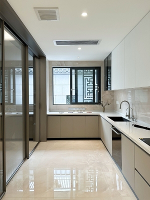 Modern Kitchen Cabinet with Premium Fittings and Custom Materials