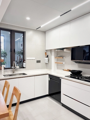 Modern Kitchen Cabinets with MDF Plywood Doors for Residence Hotel