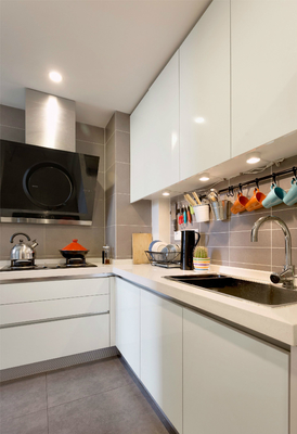 Modern Kitchen Cabinets with MDF Plywood Doors for Residence Hotel
