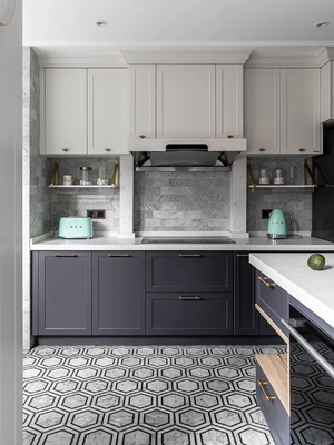 Customizable Automatic Kitchen Cabinets with Marble Countertop