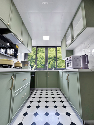 Customizable Automatic Kitchen Cabinets with Marble Countertop