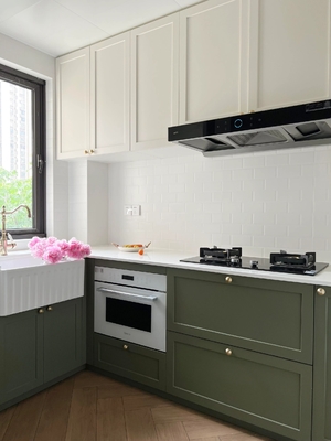 Customizable Automatic Kitchen Cabinets with Marble Countertop