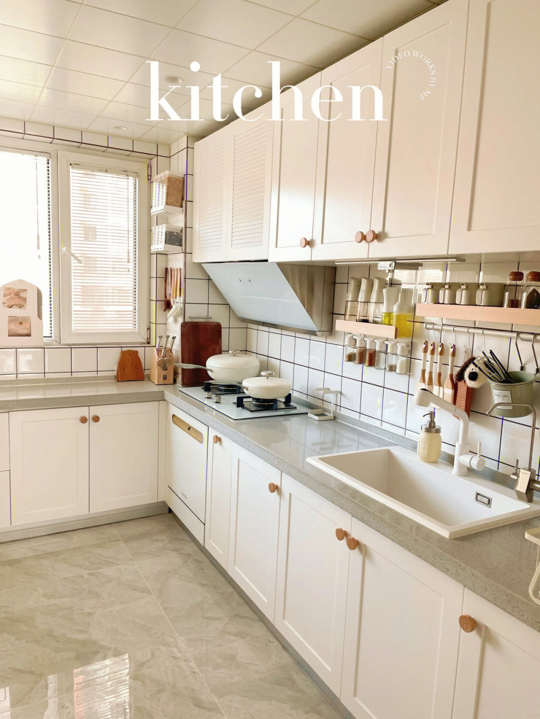 Modern High Gloss Kitchens Furniture Islands Designs Modular Kitchen ...